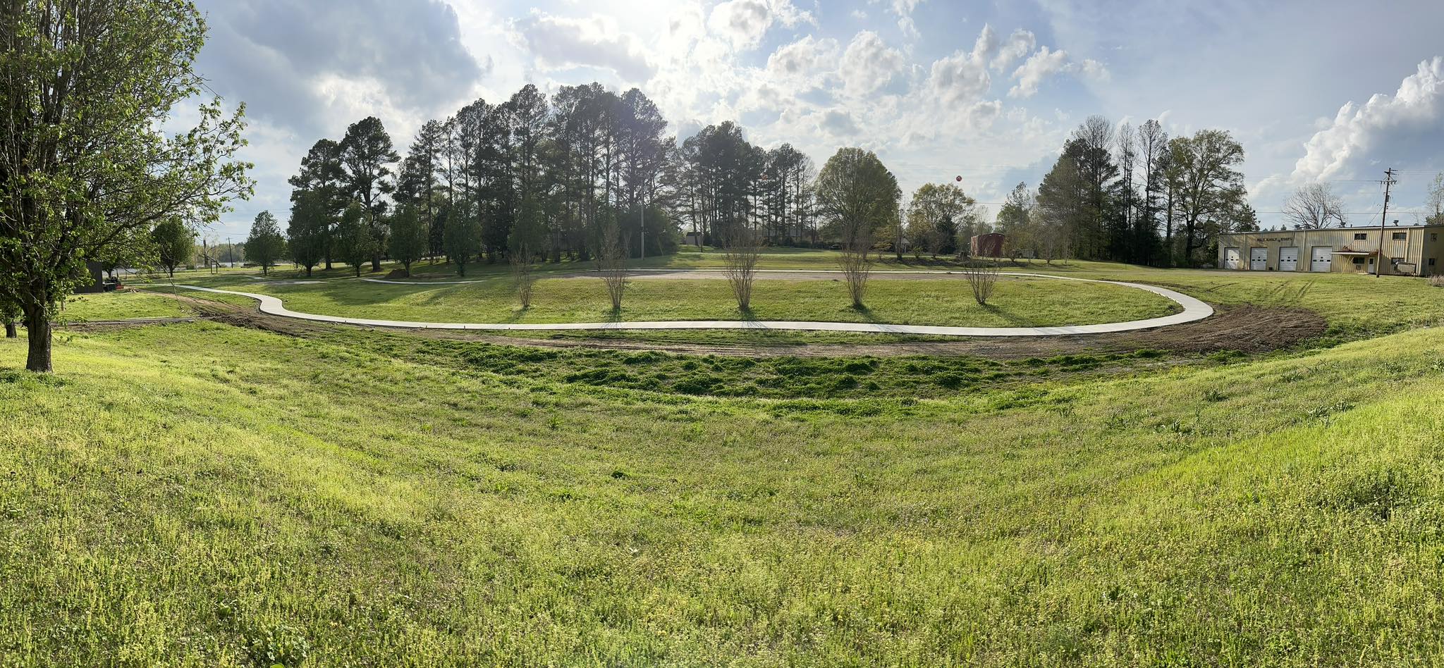 Walking track and green space in Mantee