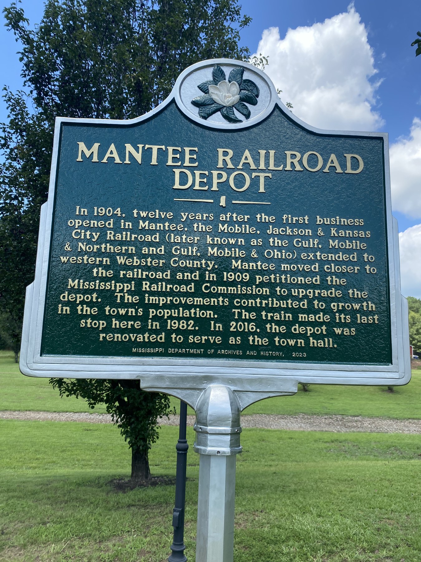 Mantee Railroad Depot historical marker